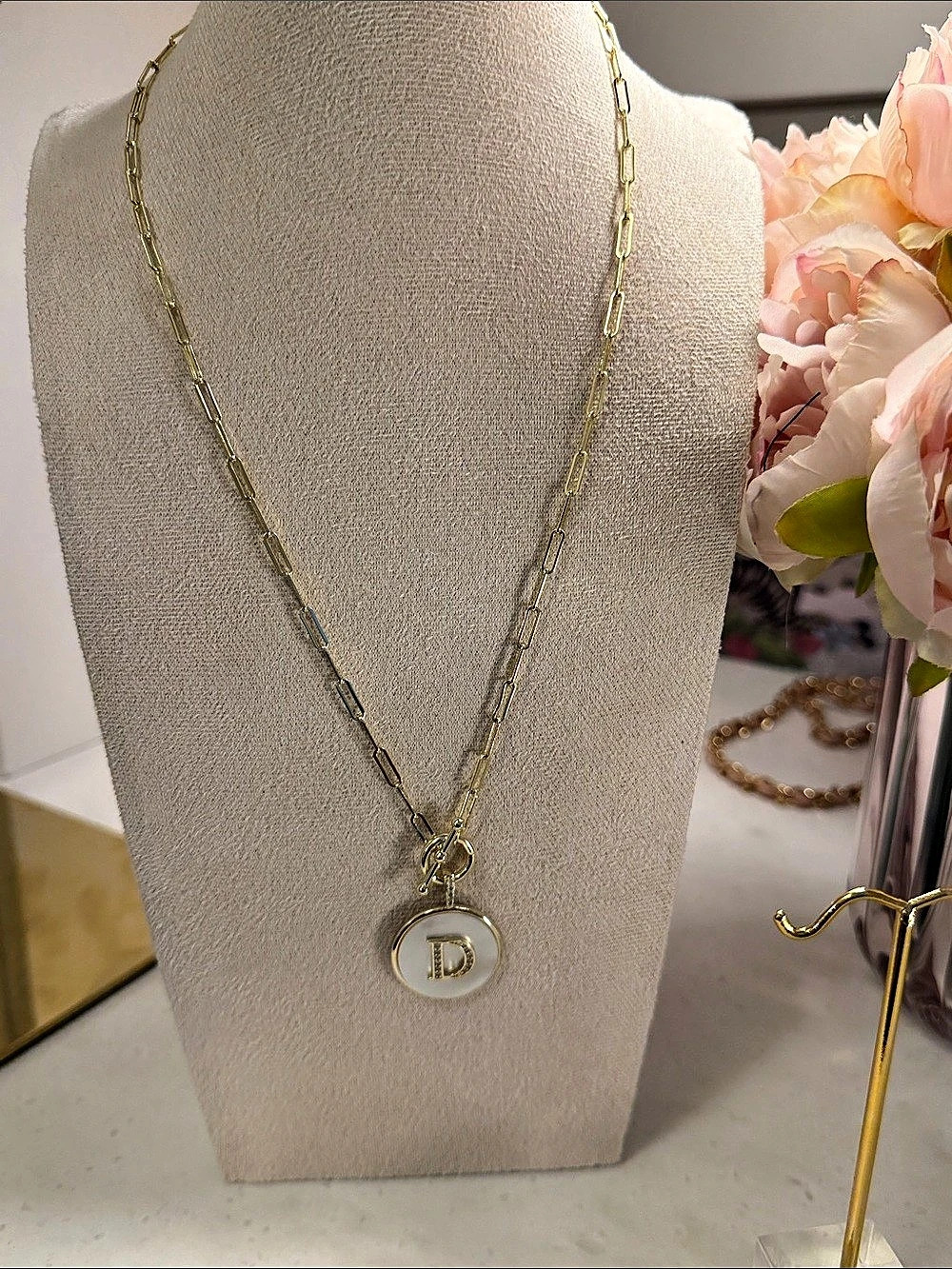 Nordstrom 4Gold & White Pendant Necklace Like New